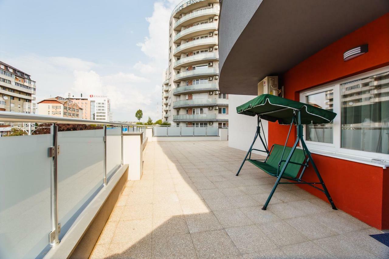 Spacious & Bright 2 Bedroom Central Apartment Oradea Exterior photo
